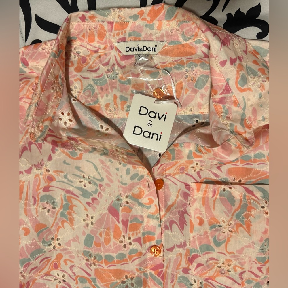 NWT Davi&Dani Women's Multicolor Patterned Top& Shorts- size xl - Picture 2 of 13
